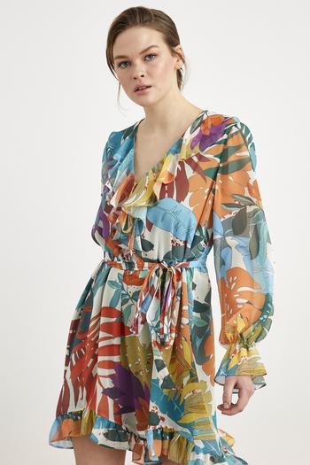 Moda Tutkusu Volanlı Şifon Elbise