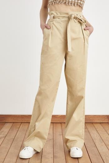 Moda Tutkusu Pile Detaylı Kuşaklı Pantolon