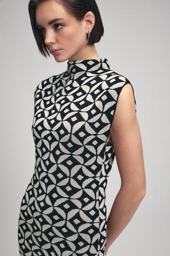 Geometrik Desenli Triko Elbise