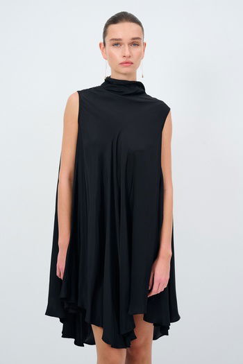 Moda Tutkusu Saten Dökümlü Elbise