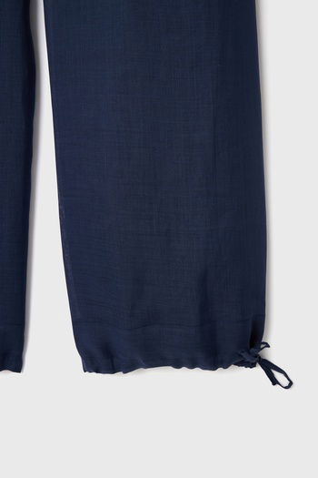 Bağcık detaylı pantolon