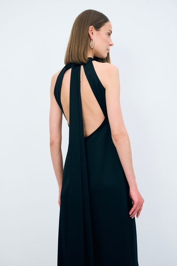 Night Zoom Halter Yaka Uzun Elbise